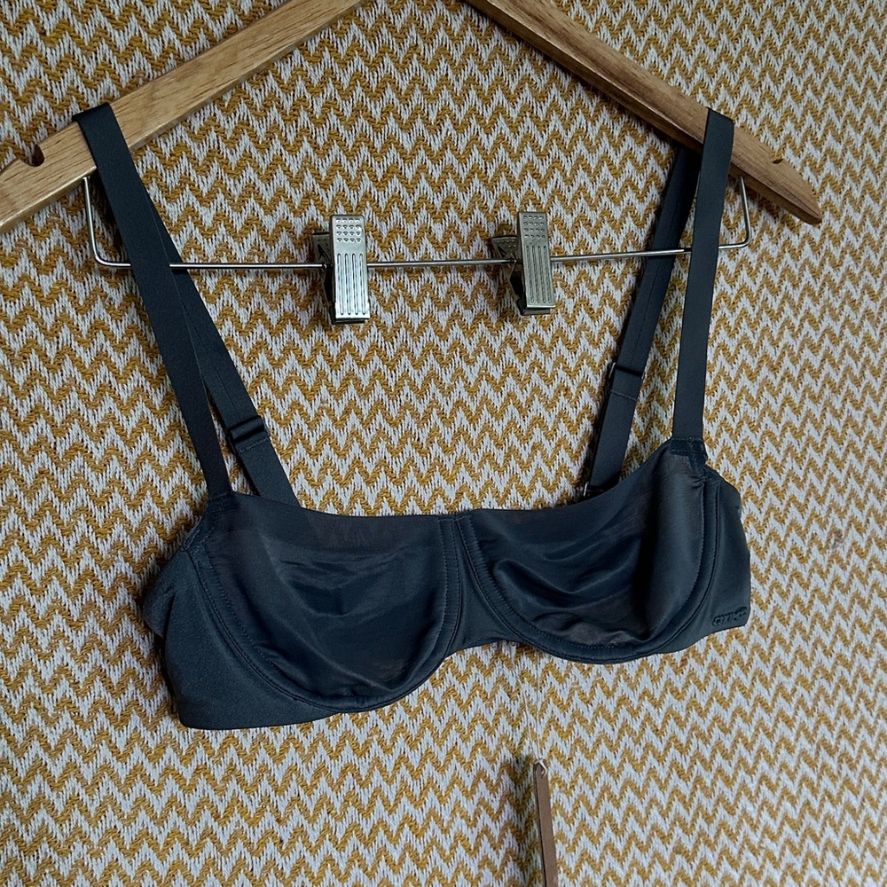 NEW Skims No Show Molded Unlimed Balconette Bra Gunmetal 34A NWT - Picture 4 of 7